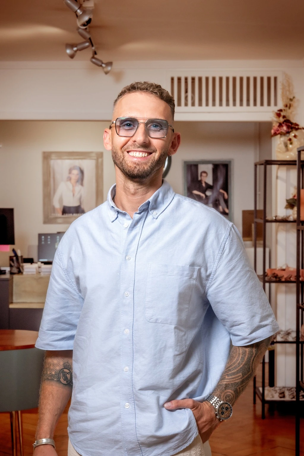 Porträt von Jonas Ryf im Brillengeschäft